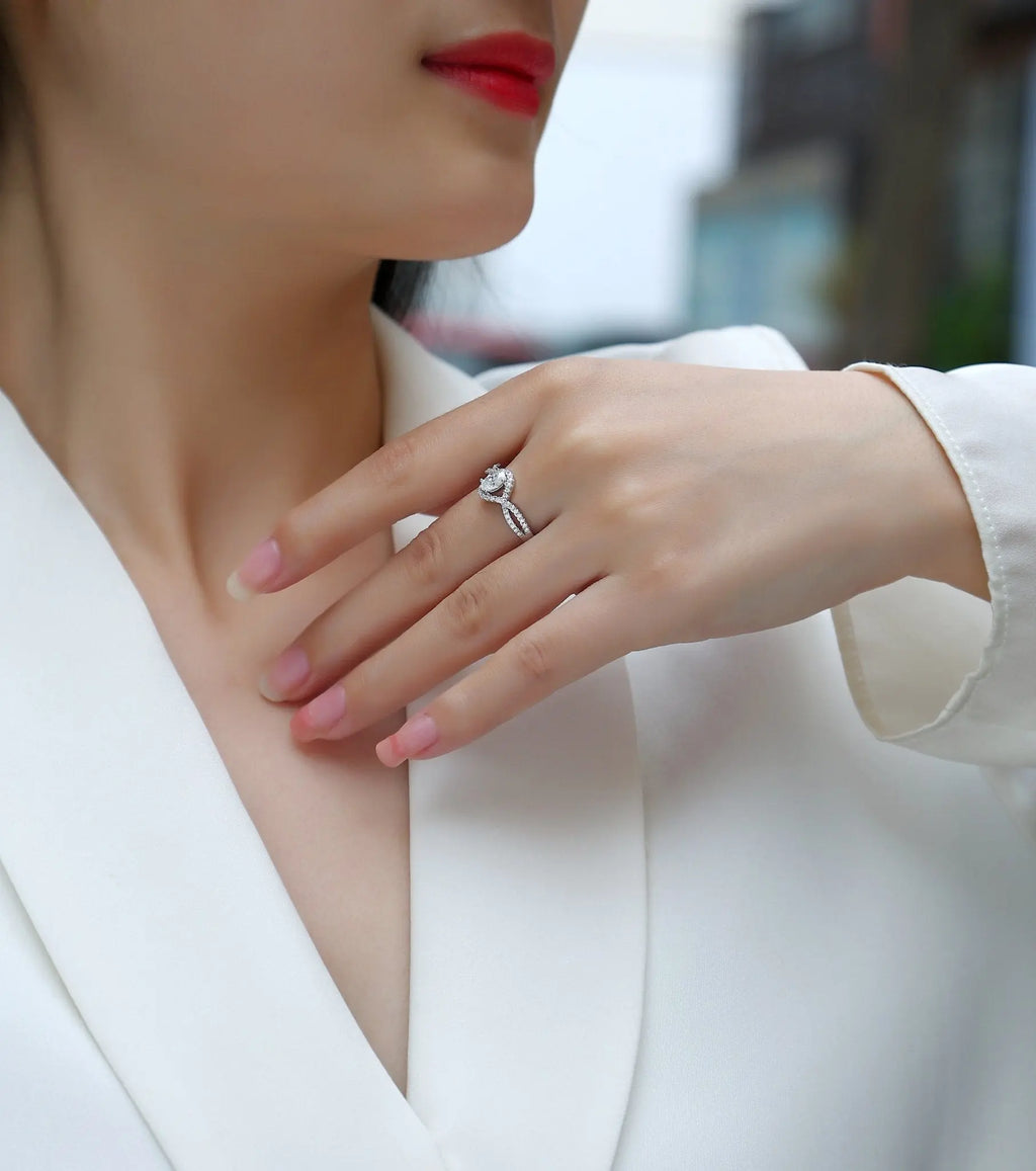 Elegant Moissanite Egg-Shaped Platinum-Plated Silver Ring Mohamed jewelry My Store