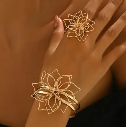 Lxalry Fashion Women's Jewelry Set, Elegant Geometric Lattice Flower Ring, Double-Layer Smooth Open Adjustable Bracelet With Inlaid Lattice Line Flower Bracelet Mohamed jewelry My Store