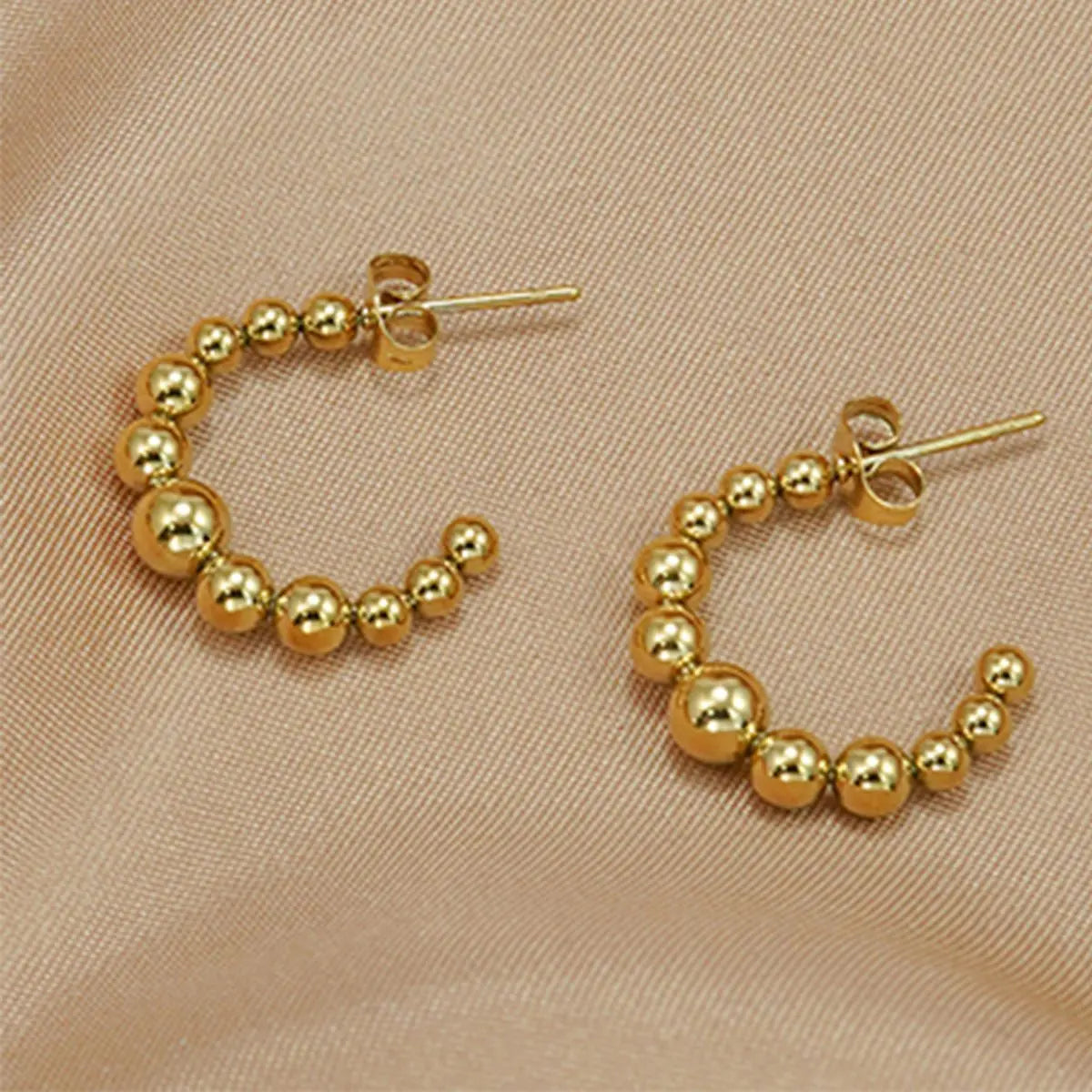 Lxalry Golden Jewelry Set - Crescent Pendant Necklace & Earrings, Minimalist Metal Accessories, Elegant Everyday Jewelry, Perfect For Black Outfits, Dainty Clavicle Chain Mohamed jewelry My Store