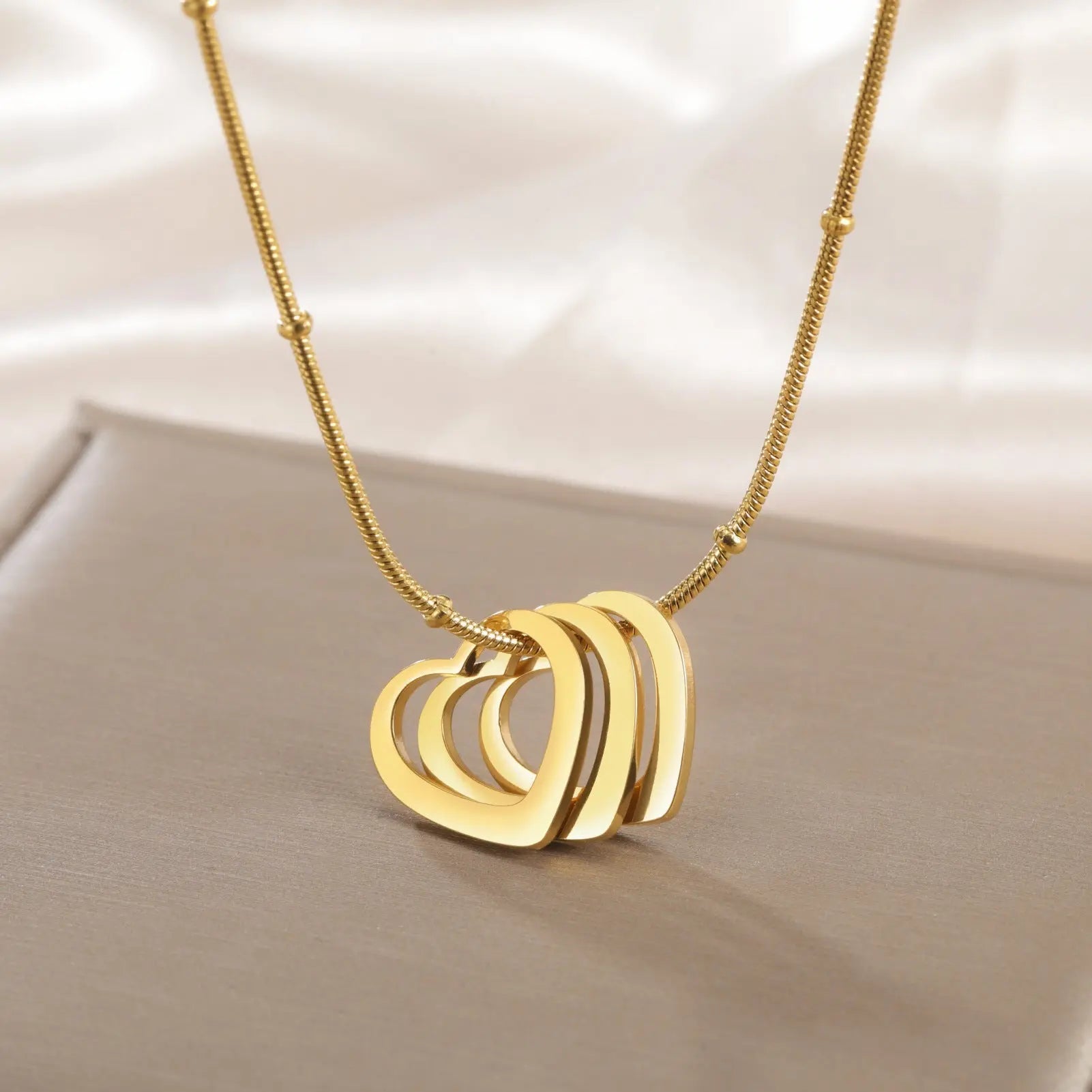 Simple Heart-shaped Light Plate Necklace Mohamed jewelry My Store